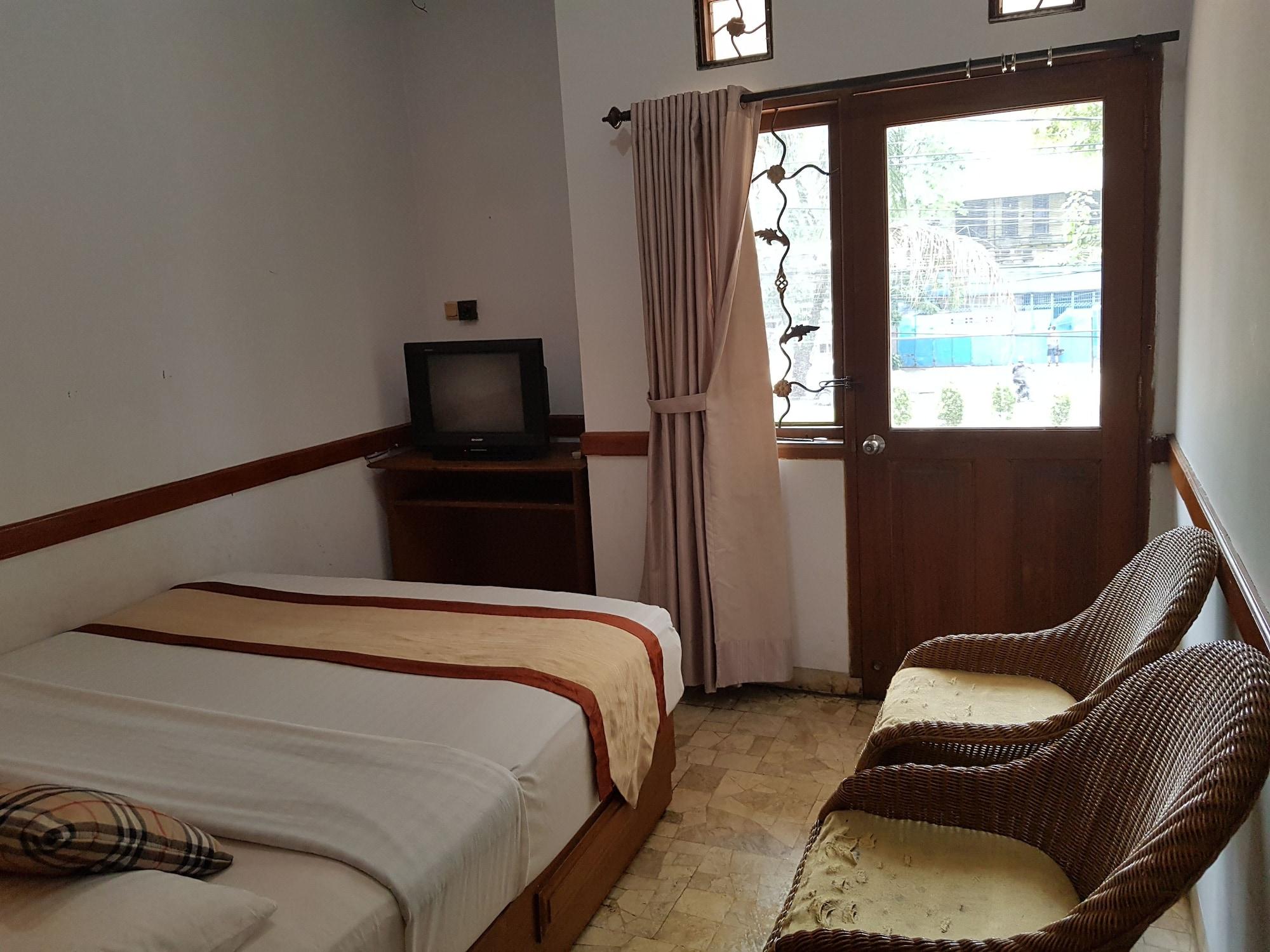 Oyo 1945 Hotel Bali Indah Бандунг Екстер'єр фото