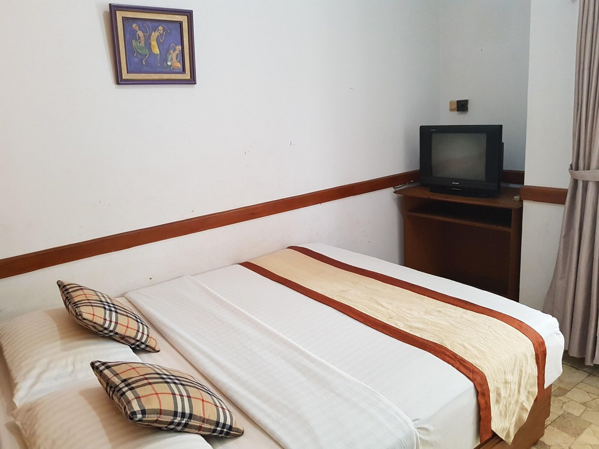 Oyo 1945 Hotel Bali Indah Бандунг Екстер'єр фото