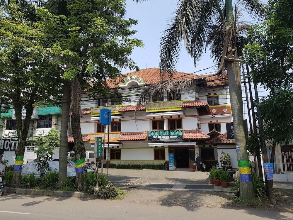 Oyo 1945 Hotel Bali Indah Бандунг Екстер'єр фото