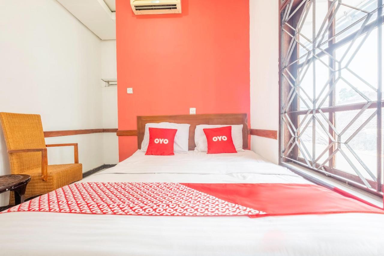 Oyo 1945 Hotel Bali Indah Бандунг Екстер'єр фото