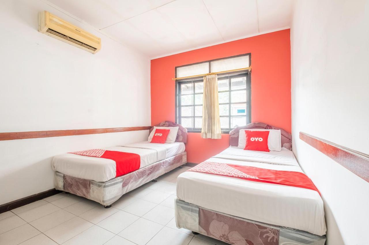 Oyo 1945 Hotel Bali Indah Бандунг Екстер'єр фото