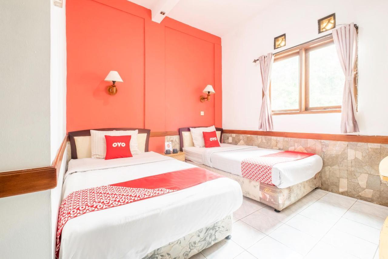 Oyo 1945 Hotel Bali Indah Бандунг Екстер'єр фото