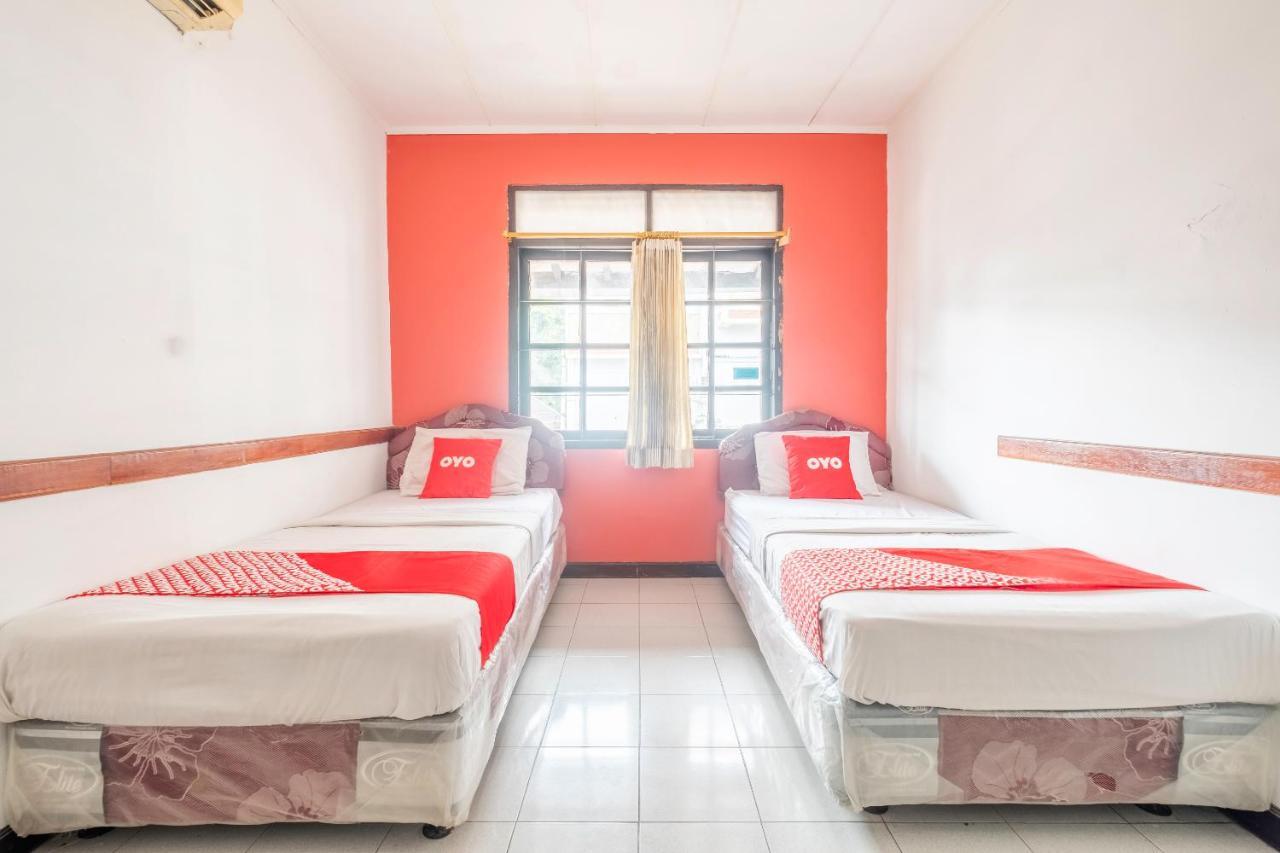 Oyo 1945 Hotel Bali Indah Бандунг Екстер'єр фото