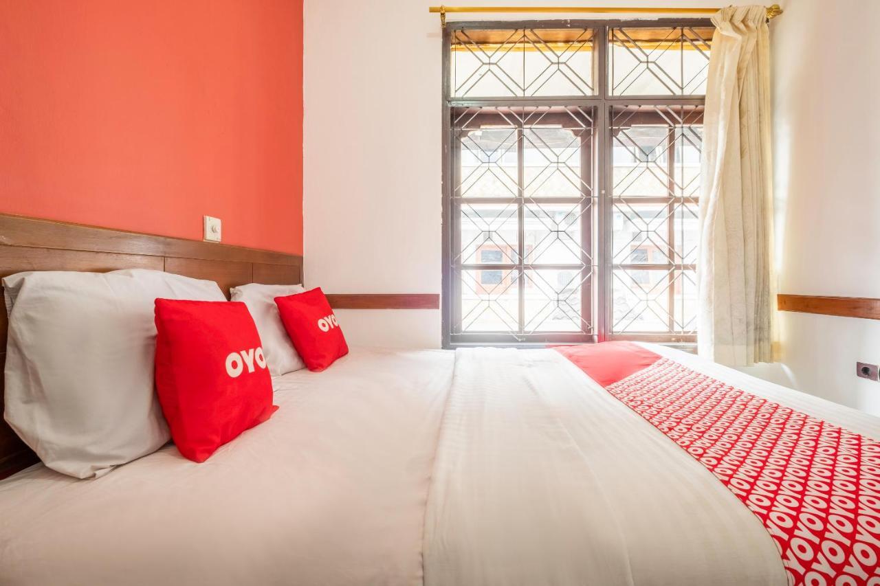 Oyo 1945 Hotel Bali Indah Бандунг Екстер'єр фото